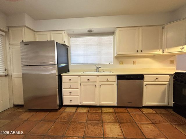 3122 E MONTECITO Avenue, Phoenix, AZ 85016