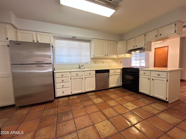 3122 E MONTECITO Avenue, Phoenix, AZ 85016