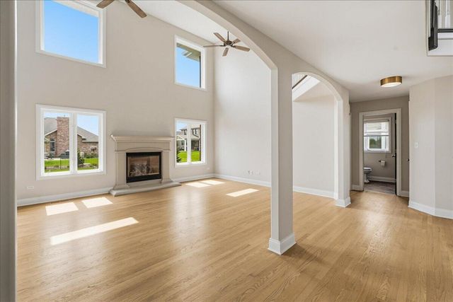 10407 Golden Arch Avenue, St. John, IN 46373