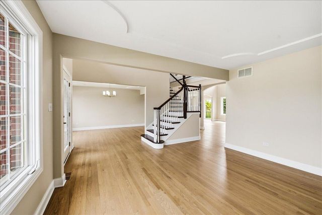 10407 Golden Arch Avenue, St. John, IN 46373