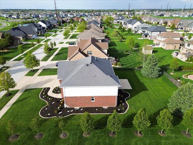 10407 Golden Arch Avenue, St. John, IN 46373