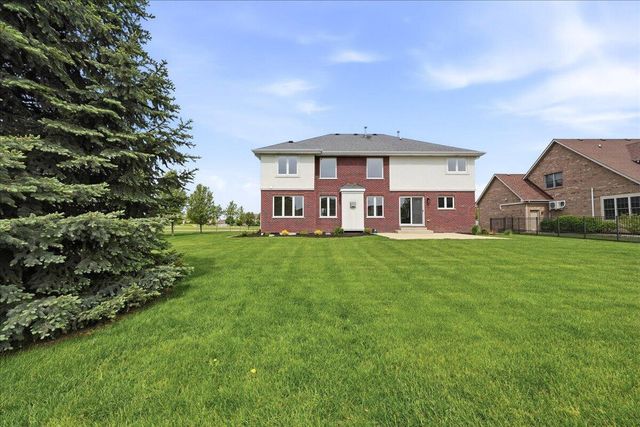 10407 Golden Arch Avenue, St. John, IN 46373