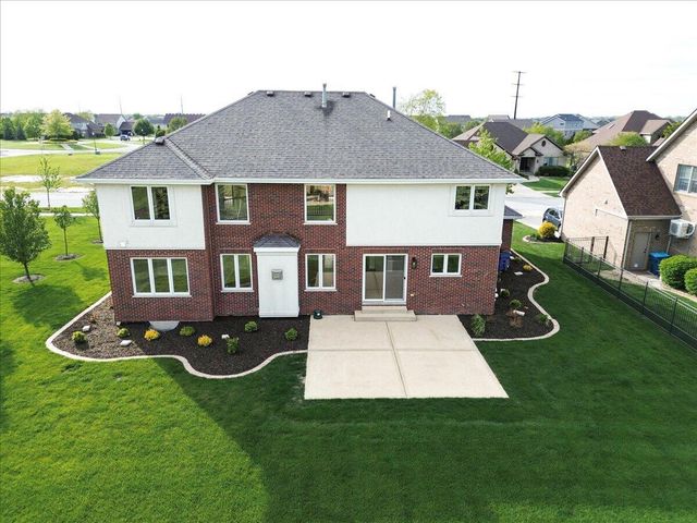 10407 Golden Arch Avenue, St. John, IN 46373