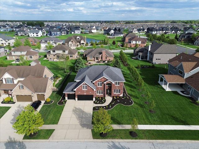 10407 Golden Arch Avenue, St. John, IN 46373