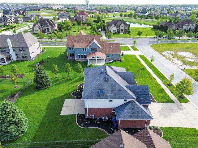10407 Golden Arch Avenue, St. John, IN 46373
