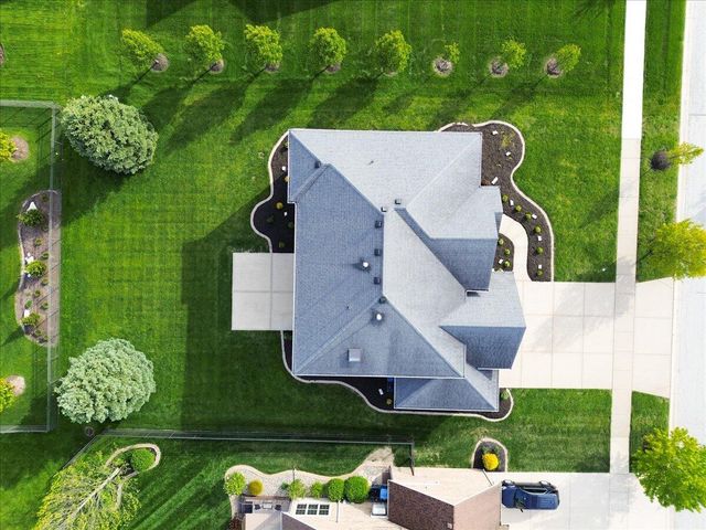 10407 Golden Arch Avenue, St. John, IN 46373