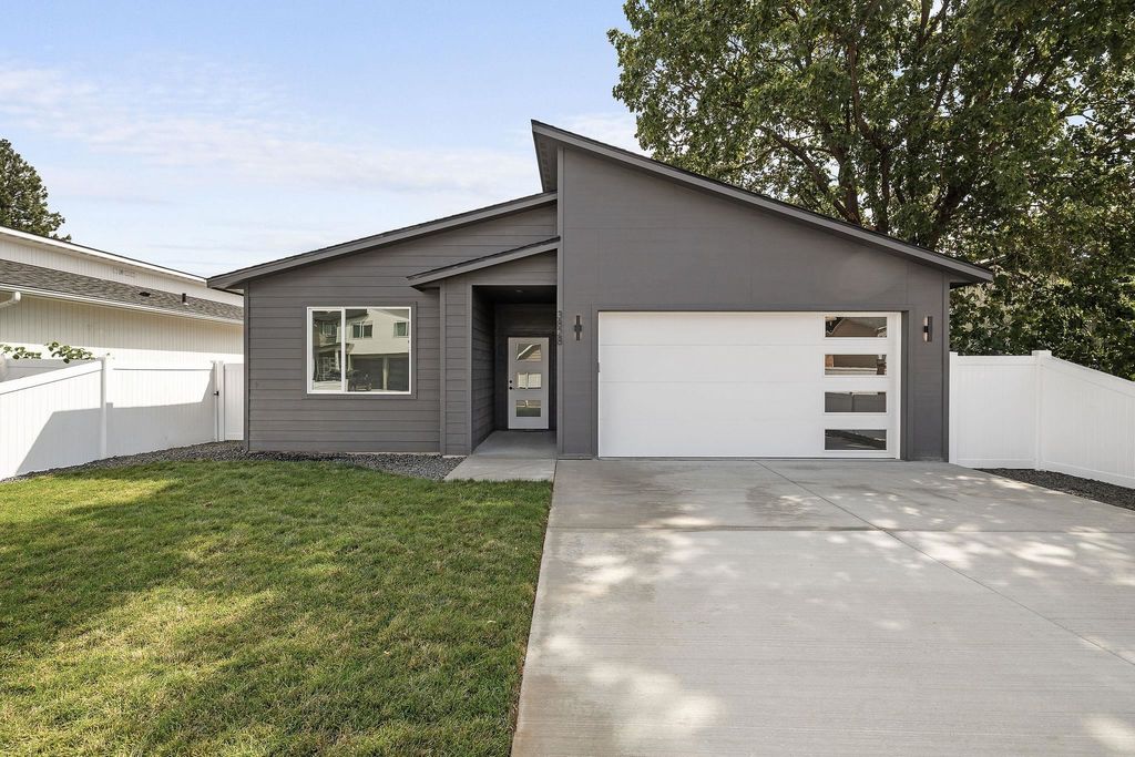 3828 E 27TH Ave, Spokane, WA 99223