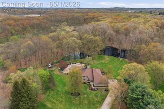 7527 Koby Court, White Lake, MI 48383