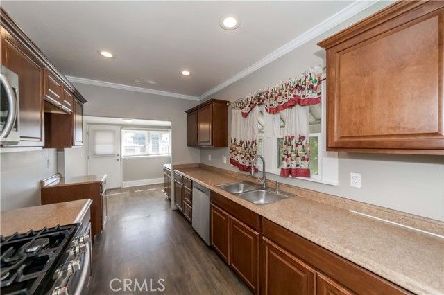 358 E 11th, Upland, CA 91786