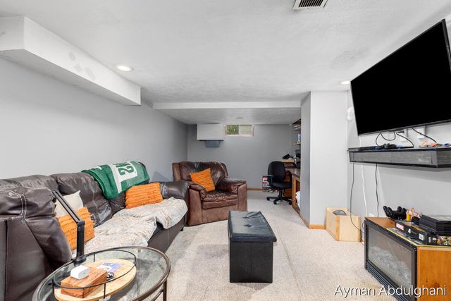 4248 Curwood Avenue SE, Grand Rapids, MI 49508