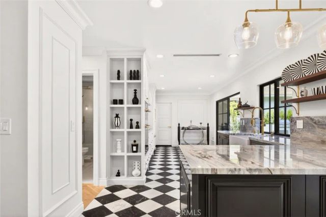 16717 Encino Hills Drive, Encino, CA 91436