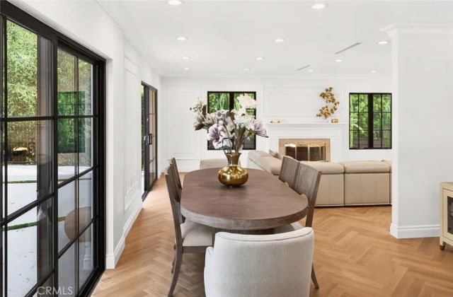 16717 Encino Hills Drive, Encino, CA 91436