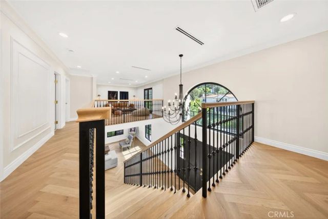 16717 Encino Hills Drive, Encino, CA 91436