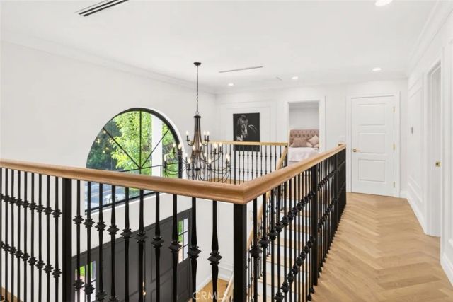 16717 Encino Hills Drive, Encino, CA 91436