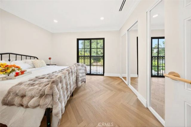 16717 Encino Hills Drive, Encino, CA 91436