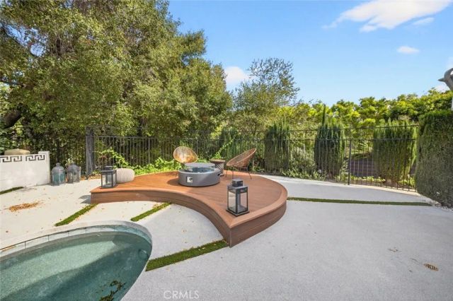 16717 Encino Hills Drive, Encino, CA 91436