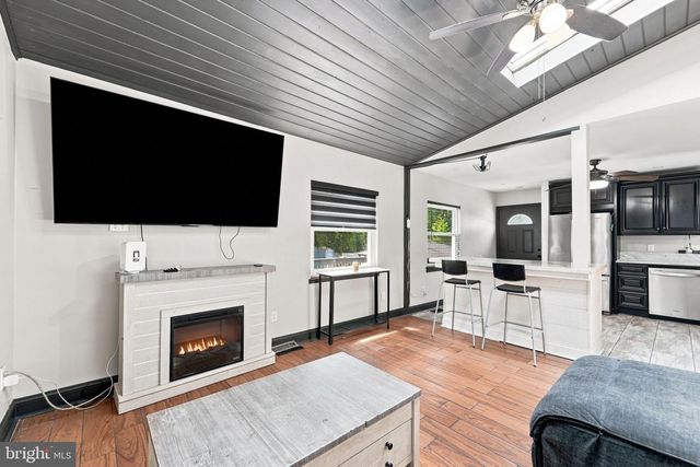 20 CLEVELAND AVE, Blackwood, NJ 08012