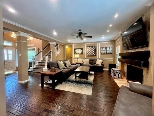 2030 Town Hill Drive, Houston, TX 77062