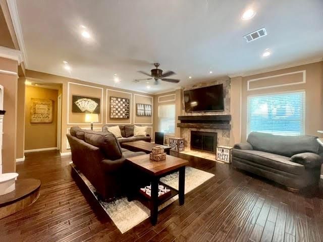 2030 Town Hill Drive, Houston, TX 77062