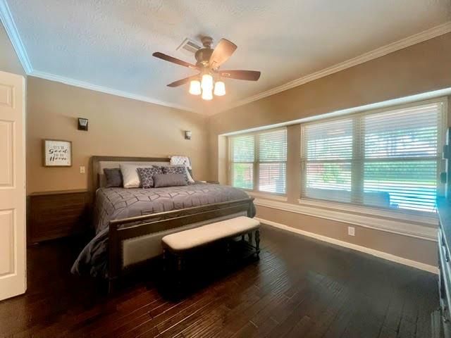 2030 Town Hill Drive, Houston, TX 77062