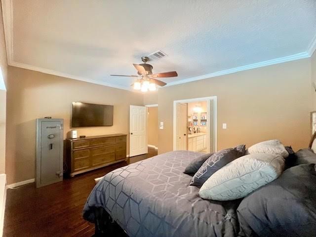 2030 Town Hill Drive, Houston, TX 77062