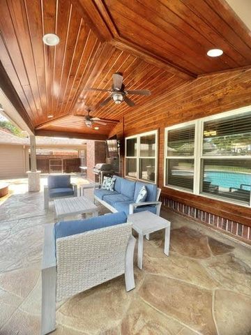 2030 Town Hill Drive, Houston, TX 77062