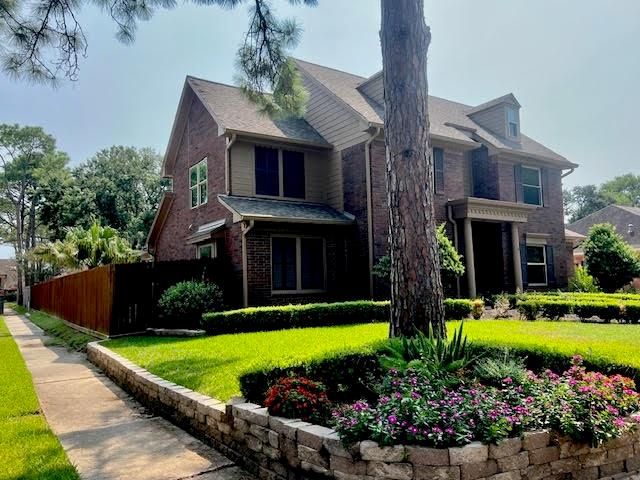 2030 Town Hill Drive, Houston, TX 77062