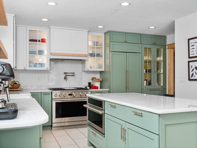 7135 E Birch Point Road, Elmwood Twp, MI 49684