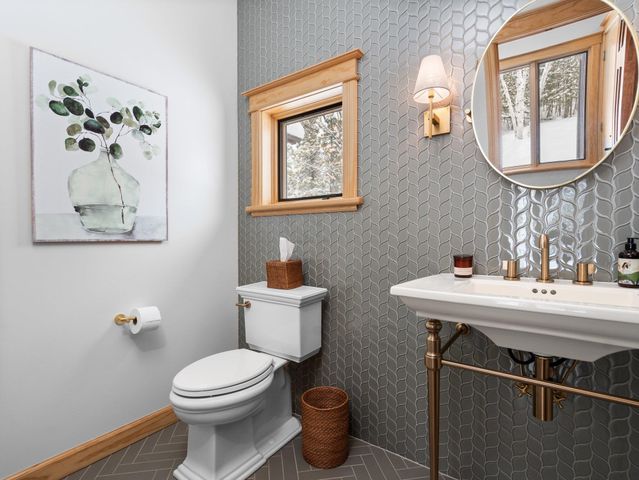 7135 E Birch Point Road, Elmwood Twp, MI 49684