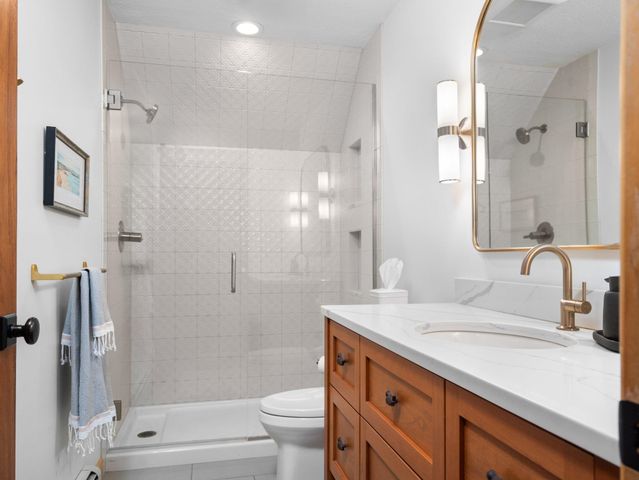 7135 E Birch Point Road, Elmwood Twp, MI 49684