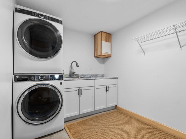 7135 E Birch Point Road, Elmwood Twp, MI 49684