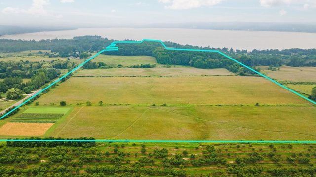 7135 E Birch Point Road, Elmwood Twp, MI 49684