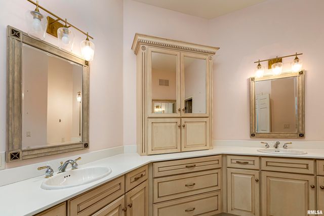 3115 W Striegel Road, Carbondale, IL 62901