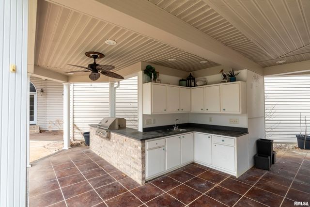 3115 W Striegel Road, Carbondale, IL 62901