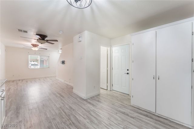 5280 Shreve Avenue, Las Vegas, NV 89156