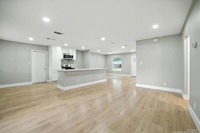4142 Willow Green, San Antonio, TX 78217