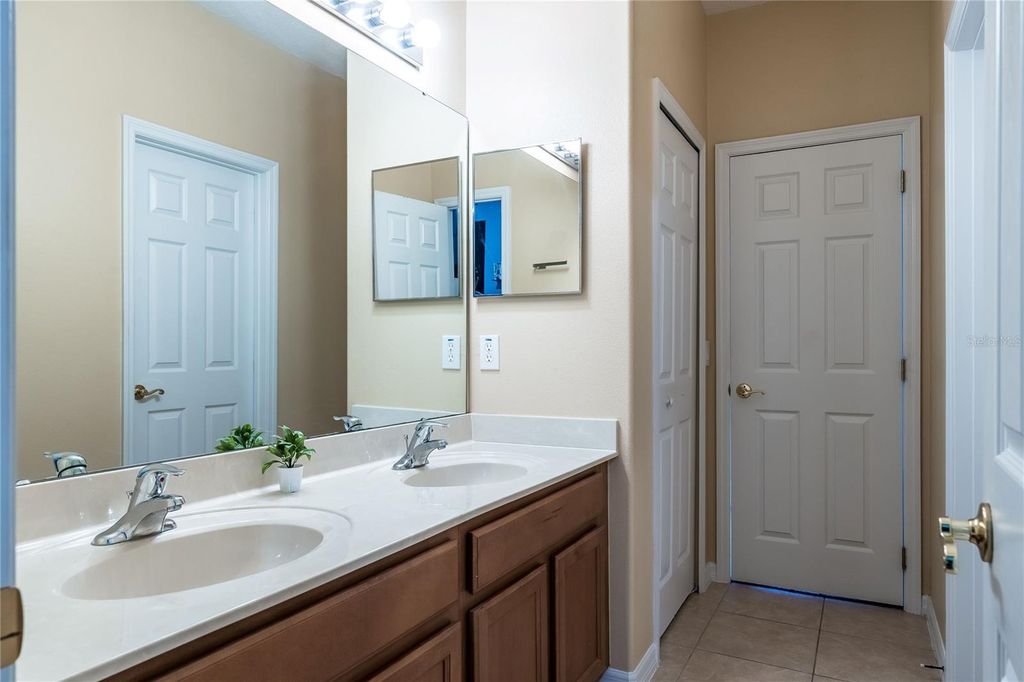 Image 26 of property listing at 4642 RIVER GEM AVENUE, Windermere, FL 34786