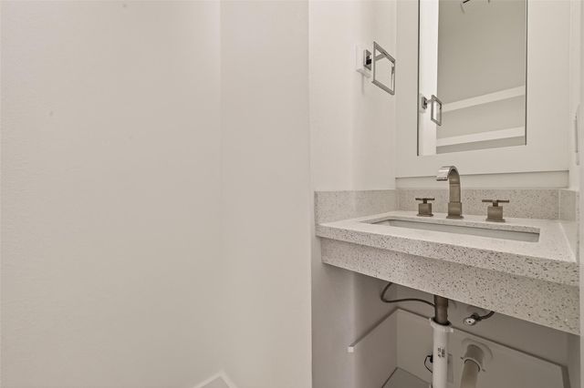 867 Lonnie Lane, Houston, TX 77091