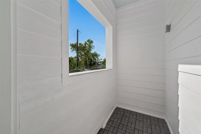 867 Lonnie Lane, Houston, TX 77091