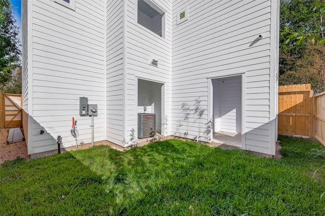 867 Lonnie Lane, Houston, TX 77091