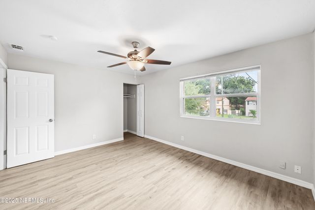 7142 KEN KNIGHT Drive E, Jacksonville, FL 32209