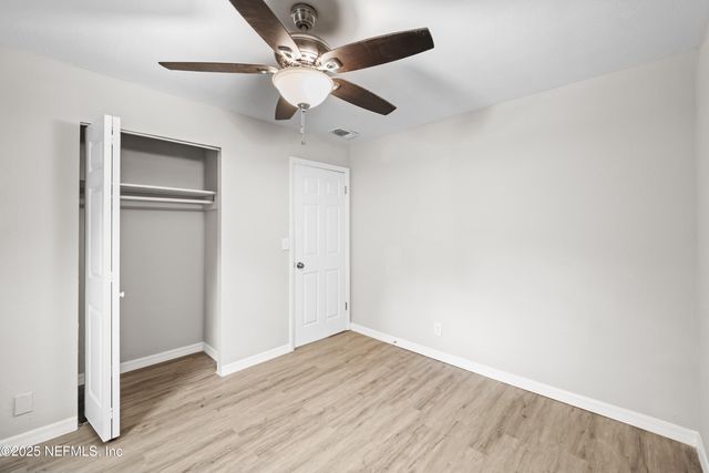 7142 KEN KNIGHT Drive E, Jacksonville, FL 32209