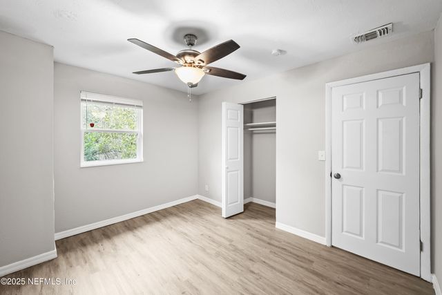7142 KEN KNIGHT Drive E, Jacksonville, FL 32209