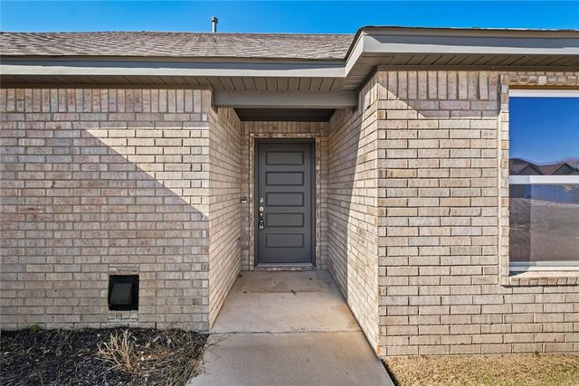 4620 W Triangle Street, Fayetteville, AR 72704