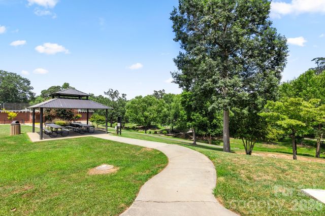 623 E 4th Avenue, Gastonia, NC 28054