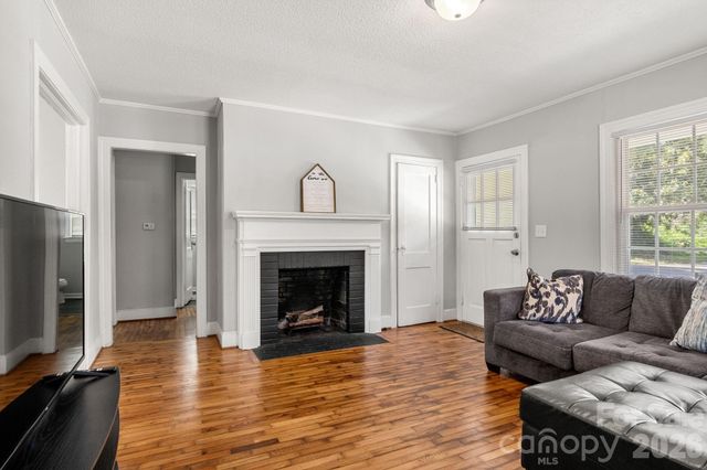 623 E 4th Avenue, Gastonia, NC 28054