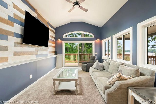 10492 Lake Shore Drive, Fenton, MI 48430
