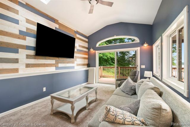 10492 Lake Shore Drive, Fenton, MI 48430