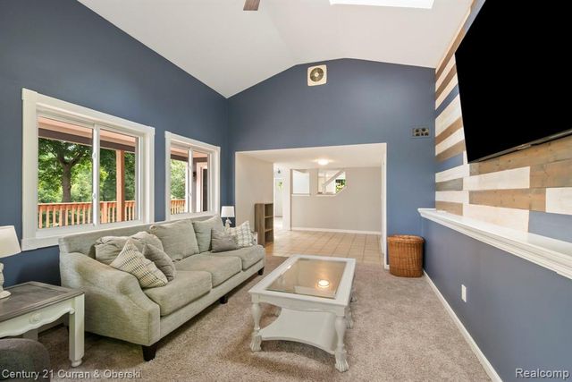 10492 Lake Shore Drive, Fenton, MI 48430