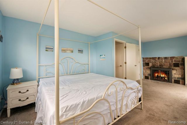 10492 Lake Shore Drive, Fenton, MI 48430